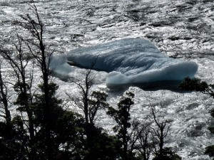 Laho_Grey_Torres_del_paine_turnagain