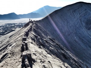 Mount_Bromo_Indonesia_turnagain