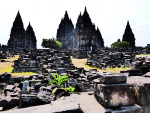 Prambanan_Java_turnagain