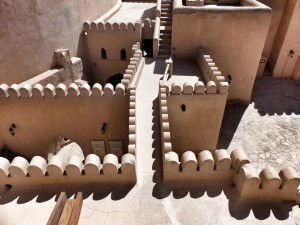 fort_nizwa_oman_turnagain