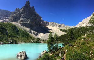 Lago_Sorapis_turnagain