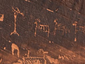 anasazi_petroglyphs_horseshoe_bend_turnagain